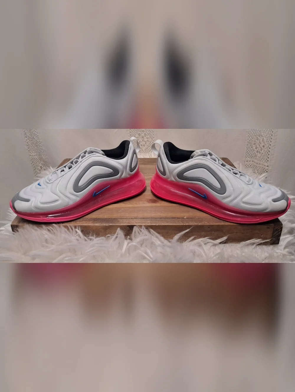 Nike Air Max 720 GS Athletic Shoes Youth Size 4Y